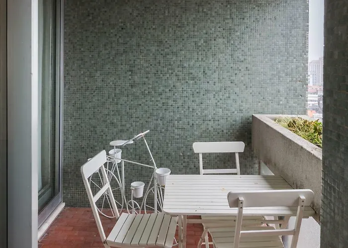 - Trindade Tower * Oporto