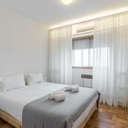 - Trindade Tower * 波尔图