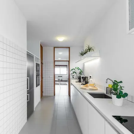 - Trindade Tower Apartment Porto